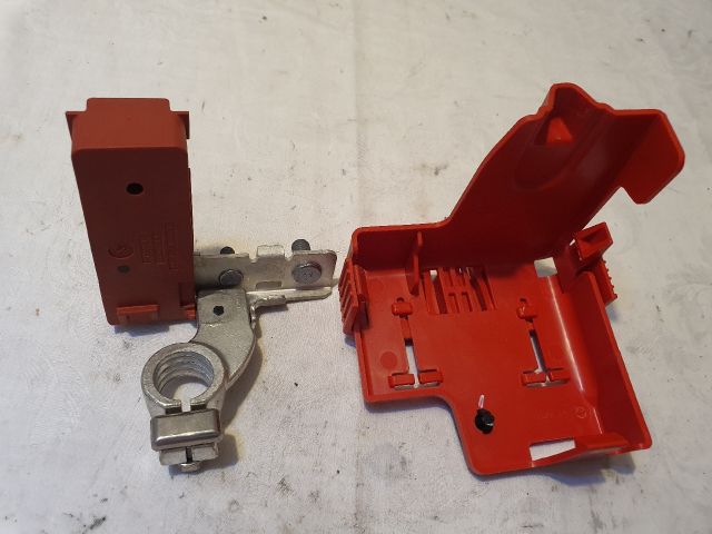 bontott FORD KUGA Akkumulátor Saru Elektronikával