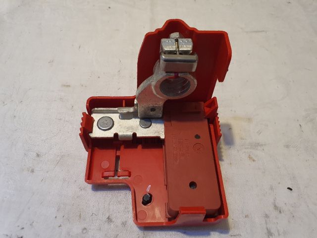 bontott FORD KUGA Akkumulátor Saru Elektronikával