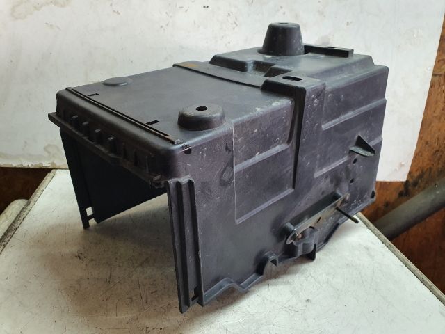 bontott FORD KUGA Akkumulátor Tartó