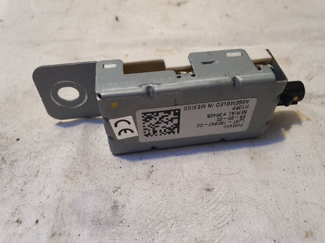 bontott FORD KUGA Antenna Erősítő