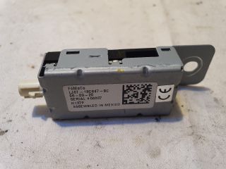 bontott FORD KUGA Antenna Erősítő