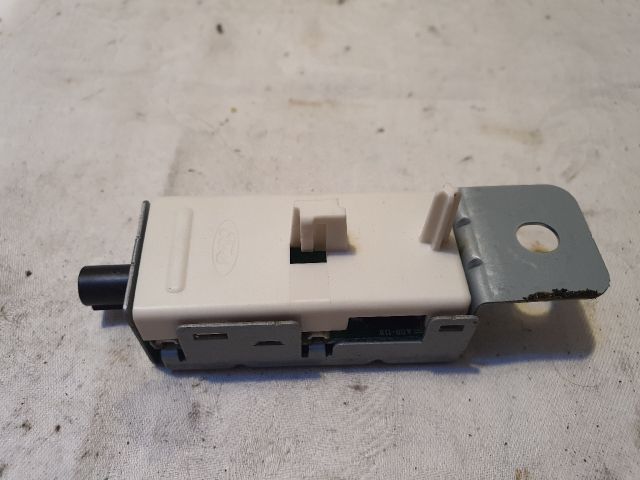 bontott FORD KUGA Antenna Erősítő