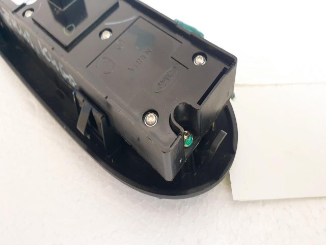 bontott FORD KUGA Bal első Ablakemelő Kapcsoló