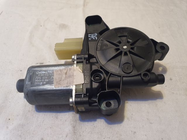 bontott FORD KUGA Bal első Ablakemelő Motor