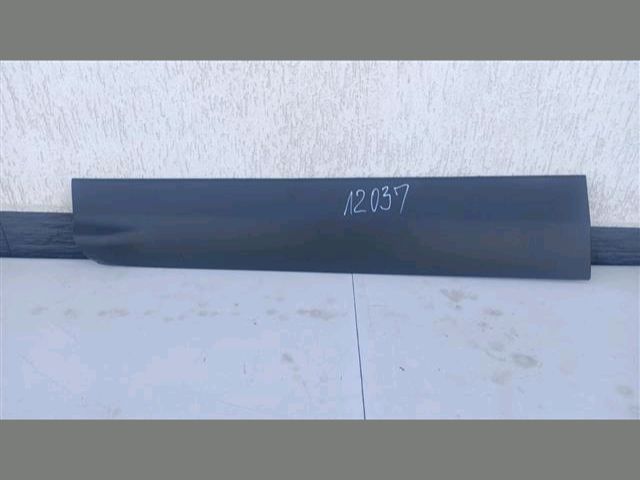 bontott FORD KUGA Bal első Ajtó Díszléc