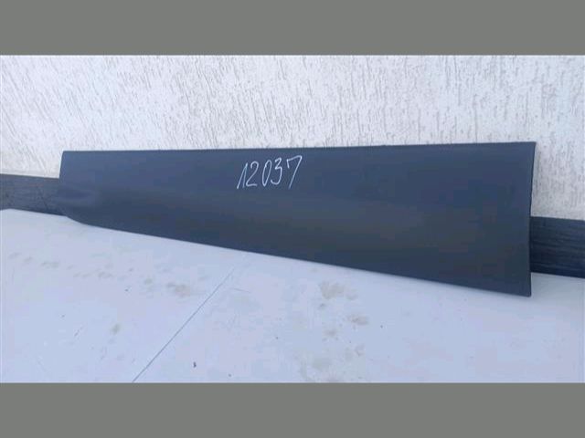 bontott FORD KUGA Bal első Ajtó Díszléc