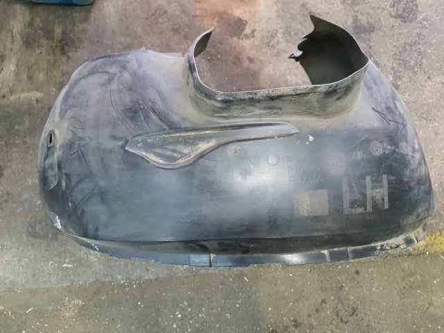 bontott FORD KUGA Bal első Első Dobbetét (Kerékjárati, Műanyag)