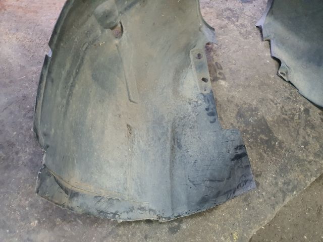 bontott FORD KUGA Bal első Első Dobbetét (Kerékjárati, Műanyag)