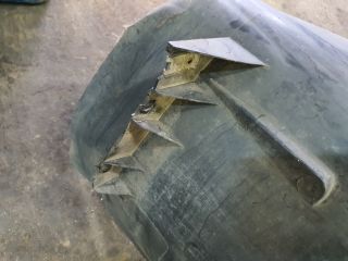 bontott FORD KUGA Bal első Első Dobbetét (Kerékjárati, Műanyag)