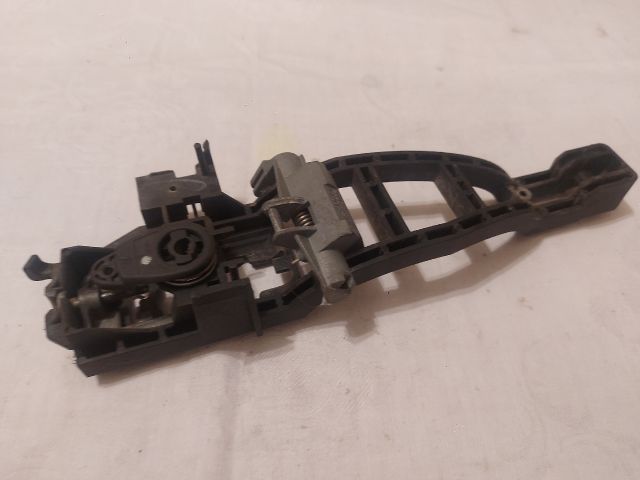 bontott FORD KUGA Bal első Külső Kilincsfészek