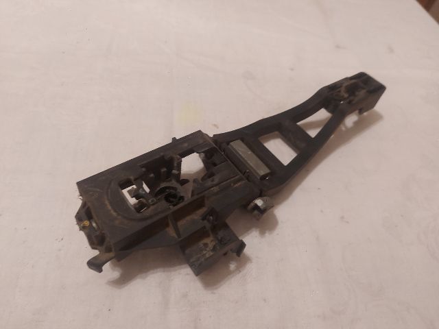 bontott FORD KUGA Bal első Külső Kilincsfészek