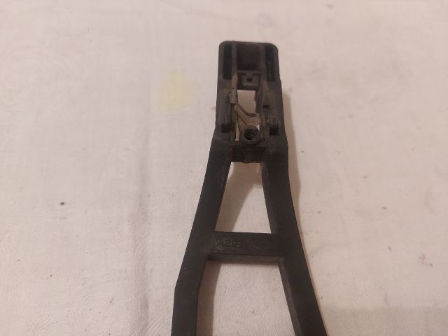 bontott FORD KUGA Bal első Külső Kilincsfészek