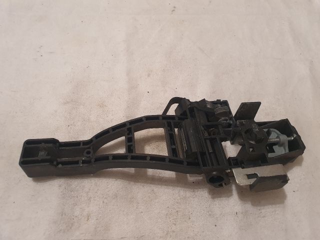 bontott FORD KUGA Bal első Külső Kilincsfészek