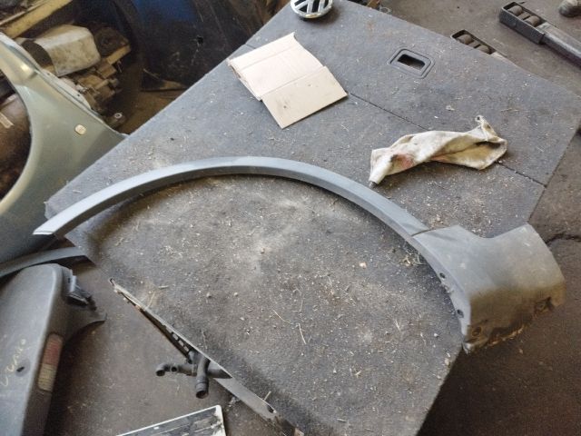 bontott FORD KUGA Bal első Sárvédő Díszléc