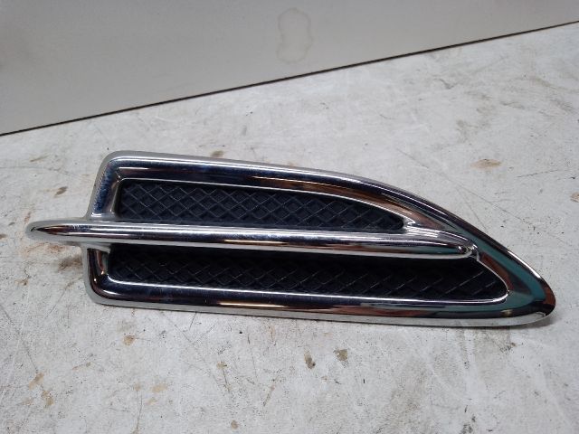 bontott FORD KUGA Bal első Sárvédő Díszléc