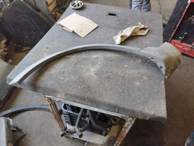 bontott FORD KUGA Bal első Sárvédő Díszléc