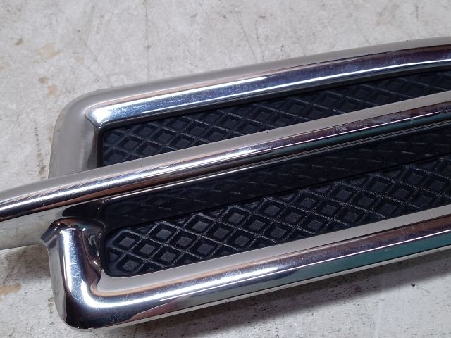 bontott FORD KUGA Bal első Sárvédő Díszléc