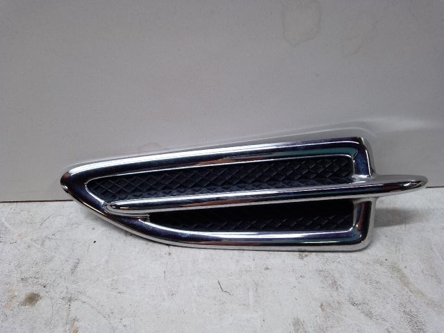 bontott FORD KUGA Bal első Sárvédő Díszléc