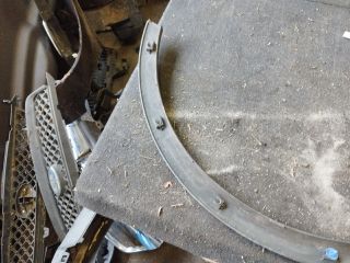 bontott FORD KUGA Bal első Sárvédő Díszléc