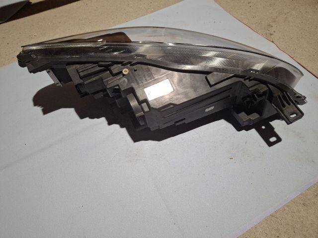 bontott FORD KUGA Bal Fényszóró