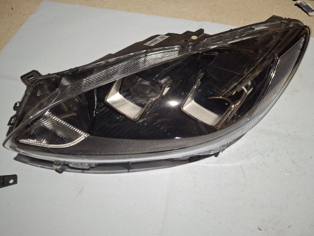 bontott FORD KUGA Bal Fényszóró