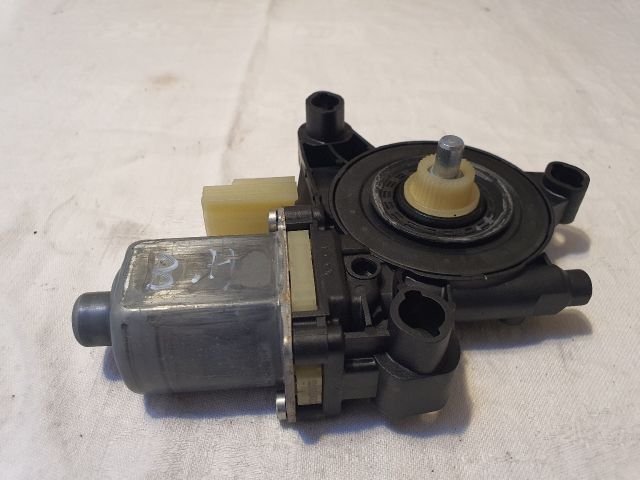 bontott FORD KUGA Bal hátsó Ablakemelő Motor