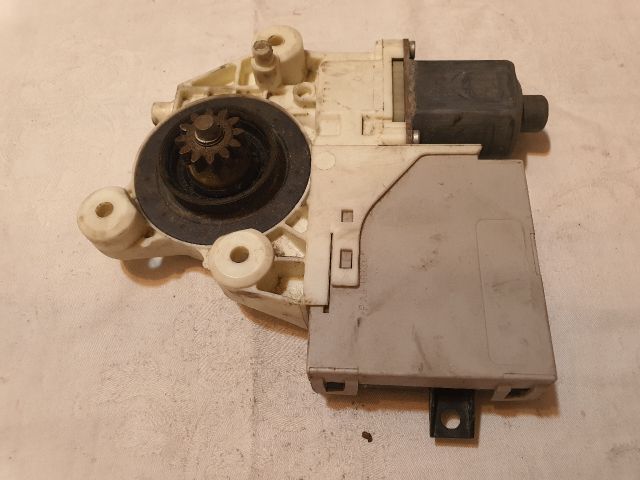 bontott FORD KUGA Bal hátsó Ablakemelő Motor