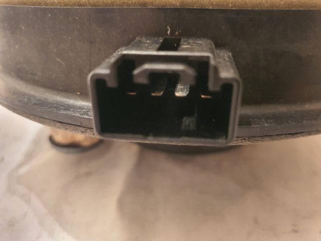 bontott FORD KUGA Bal hátsó Hangszóró