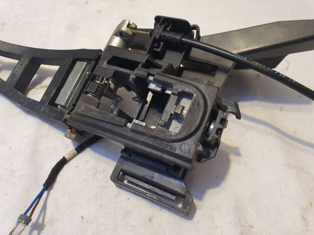 bontott FORD KUGA Bal hátsó Külső Kilincsfészek