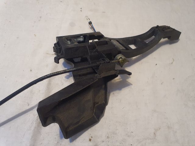 bontott FORD KUGA Bal hátsó Külső Kilincsfészek