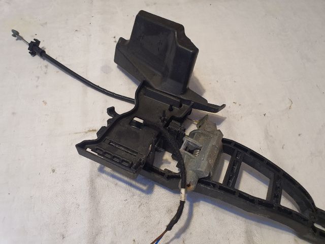 bontott FORD KUGA Bal hátsó Külső Kilincsfészek