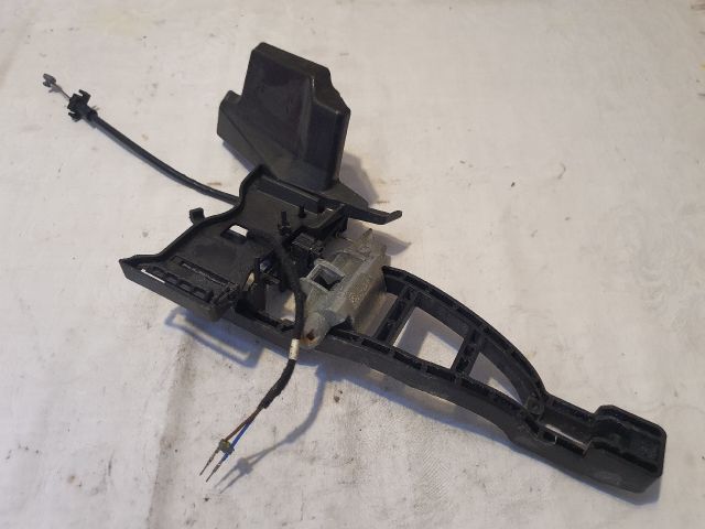 bontott FORD KUGA Bal hátsó Külső Kilincsfészek