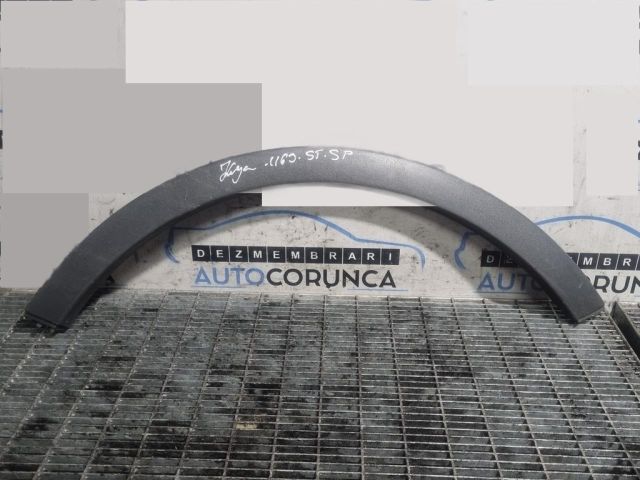 bontott FORD KUGA Bal hátsó Sárvédő Díszléc