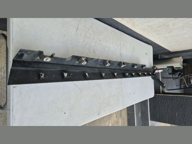 bontott FORD KUGA Bal Küszöb