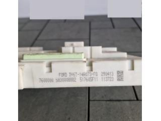 bontott FORD KUGA Biztosítéktábla Utastér