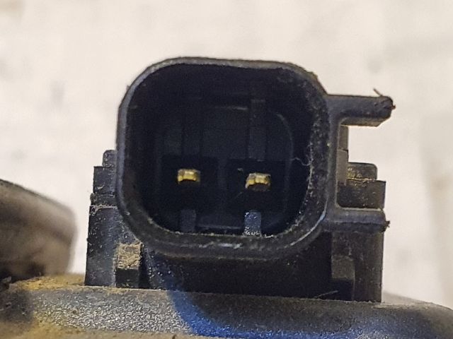 bontott FORD KUGA Csomagtérajtó Kilincs