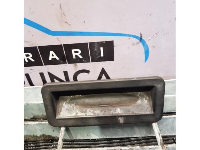 bontott FORD KUGA Csomagtérajtó Kilincs