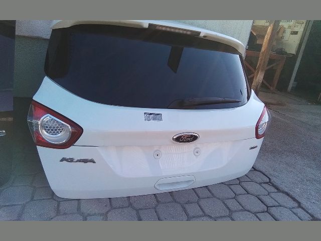 bontott FORD KUGA Csomagtérajtó (Részeivel)
