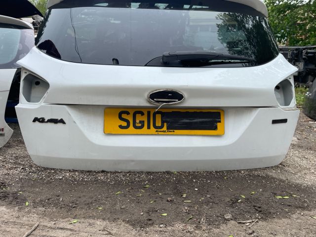 bontott FORD KUGA Csomagtérajtó (Részeivel)