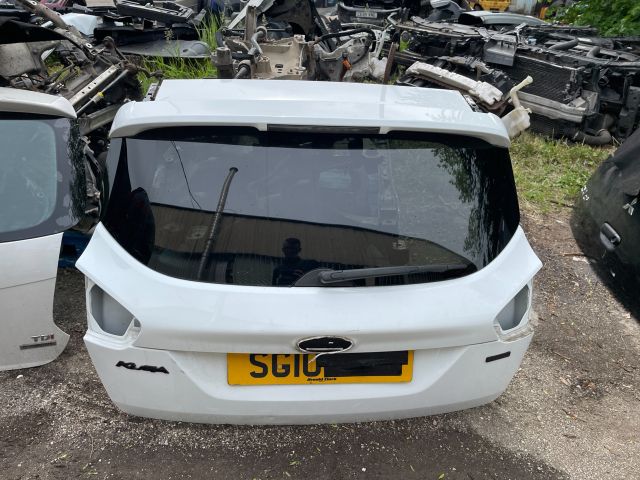 bontott FORD KUGA Csomagtérajtó (Részeivel)