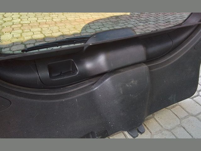 bontott FORD KUGA Csomagtérajtó (Részeivel)