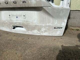 bontott FORD KUGA Csomagtérajtó (Részeivel)