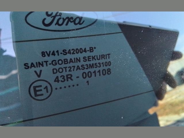 bontott FORD KUGA Csomagtérajtó (Részeivel)