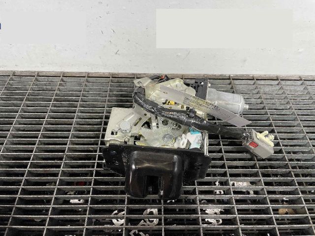 bontott FORD KUGA Csomagtérajtó Ütköző