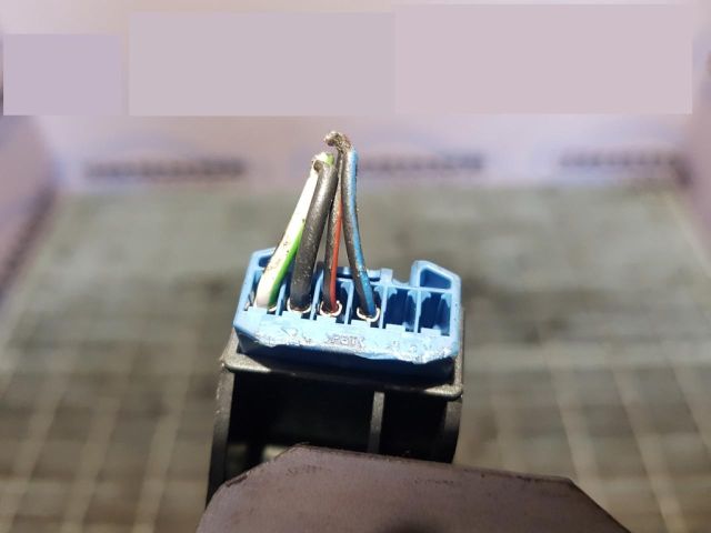 bontott FORD KUGA Csomagtérajtó Zárszerkezet