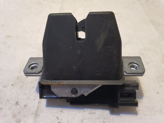 bontott FORD KUGA Csomagtérajtó Zárszerkezet