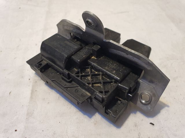 bontott FORD KUGA Csomagtérajtó Zárszerkezet