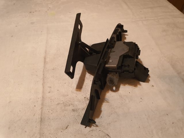 bontott FORD KUGA Csomagtérajtó Zárszerkezet