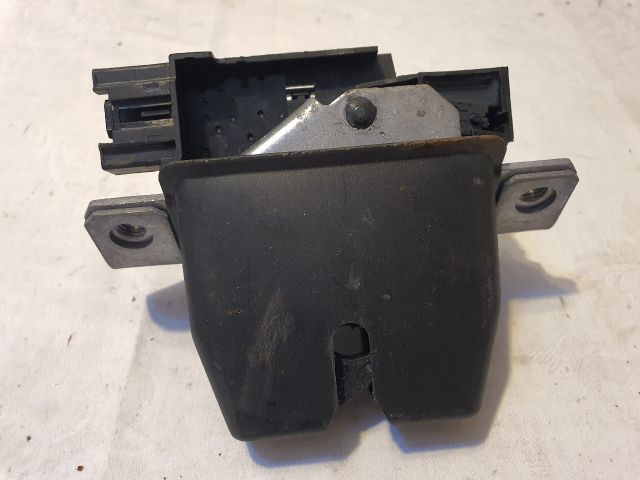 bontott FORD KUGA Csomagtérajtó Zárszerkezet