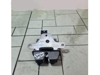 bontott FORD KUGA Csomagtérajtó Zárszerkezet